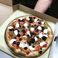 Foto diambil di Massimo&amp;#39;s Pizza oleh Benjamin P. pada 1/13/2016