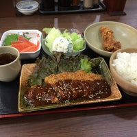 Photo taken at めしや食堂 港七番町店 by 吾郷夜月 @. on 9/15/2016