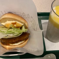 Photo taken at MOS Burger by そんちょう on 4/4/2020