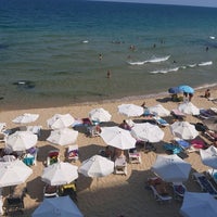 Photo taken at Hotel Sirius Beach by Özcan B. on 8/4/2022