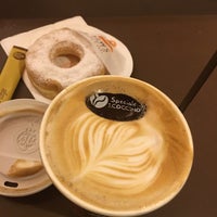 Photo taken at J.CO Donuts &amp;amp; Coffee by Mich O. on 8/14/2017