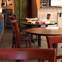 Foto tirada no(a) Los Gordos Mexican Cafe por Trina L. em 4/27/2017