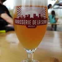 Photo taken at Brasserie de la Senne by Bob D. on 8/5/2022