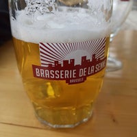 Photo taken at Brasserie de la Senne by Bob D. on 8/5/2022