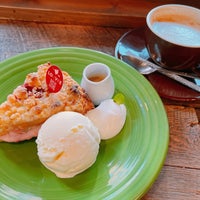 Photo taken at Granny Smith Apple Pie &amp;amp; Coffee by うさぎ な. on 3/4/2023