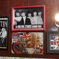 Das Foto wurde bei Caffe Bar London Zagreb von Caffe Bar London Zagreb am 12/5/2015 aufgenommen