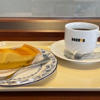 Photo taken at Doutor Coffee Shop by keisuke o. on 5/4/2022