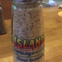 Das Foto wurde bei Islands Restaurant von Laura S. am 3/31/2017 aufgenommen