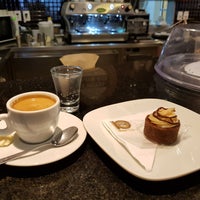 8/6/2017 tarihinde Fernando K.ziyaretçi tarafından Café Feito a Grão - Itaigara'de çekilen fotoğraf