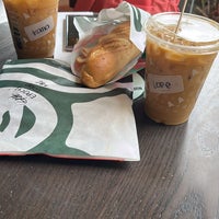 Photo taken at Starbucks by Lorena B. on 11/30/2022