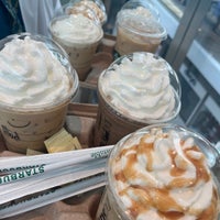 Photo taken at Starbucks by Lorena B. on 4/10/2023