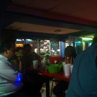 12/9/2012 tarihinde Krvoljack E.ziyaretçi tarafından Paraiso Green Bar'de çekilen fotoğraf
