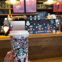 Photo taken at Starbucks by mue on 12/31/2019