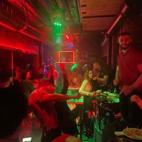 Foto tirada no(a) Taxım Gate Club por Grup kızlar 💋💋 0️⃣5️⃣3️⃣2️⃣ 3️⃣8️⃣0️⃣ 2️⃣5️⃣ 6️⃣4️⃣ 💋💋 İletsm Whatsaptan Bau em 5/19/2022