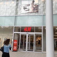 H M Clothing Store In 金沢市