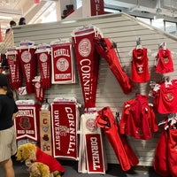 8/24/2021 tarihinde Woohyun K.ziyaretçi tarafından The Cornell Store'de çekilen fotoğraf