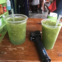 Foto diambil di Jacaranda Mojito-Bar y Café oleh Liz M. pada 3/17/2019