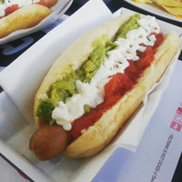 8/9/2015에 Salivando w.님이 Feltman&amp;#39;s Hot Dogs에서 찍은 사진