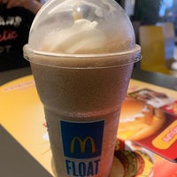 Photo taken at McDonald&#39;s &amp; McCafé by Kar ling S. on 11/30/2019