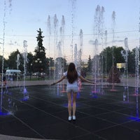 Photo taken at Танцующий Фонтан by Oksanhick ✨🌺 on 8/15/2016