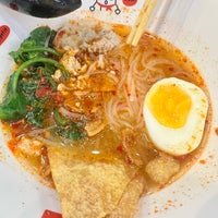 Photo taken at Pleun Pung Noodles &amp;amp; More by Yinglek M. on 1/22/2023