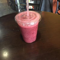 Photo taken at Juices for Life by Noel C. on 5/11/2016