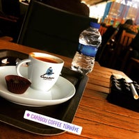 Photo taken at Caribou Coffee by 👑H Ş. on 2/9/2019