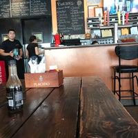 8/13/2017 tarihinde Bobby S.ziyaretçi tarafından Burger Club'de çekilen fotoğraf