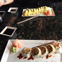 12/11/2013 tarihinde Tia C.ziyaretçi tarafından The Fish Sushi and Asian Grill'de çekilen fotoğraf