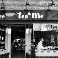 Das Foto wurde bei Coffee Tea and Me von Coffee Tea and Me am 12/10/2015 aufgenommen