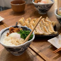 Photo taken at 肉汁餃子のダンダダン by u on 9/22/2019
