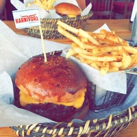 5/1/2016 tarihinde Öznur Ö.ziyaretçi tarafından Karnivora Steak &amp;amp; Burger House'de çekilen fotoğraf