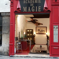 Photo taken at Musée de la Magie by Anne P. on 1/16/2016