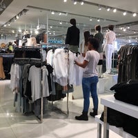 Photo taken at Forever 21 by Ave A. on 3/26/2016