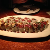 Foto diambil di Roppongi Restaurant &amp;amp; Sushi Bar oleh Martin A. pada 12/23/2012