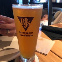 Photo taken at BJ&amp;#39;s Restaurant &amp;amp; Brewhouse by Ron D. on 5/11/2018