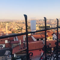 Das Foto wurde bei Hatipoğlu Konağı Restaurant von Tuğba 👑 am 7/27/2019 aufgenommen