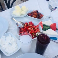 Das Foto wurde bei Hatipoğlu Konağı Restaurant von Tuğba 👑 am 7/27/2019 aufgenommen
