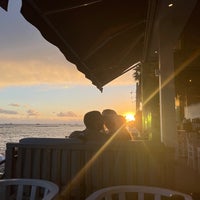 Photo taken at La Isla Beach Bar Restaurant by Nicolas on 11/19/2023