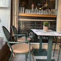 Foto tirada no(a) Ousia Lounge por Nicolas em 1/4/2022
