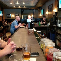 Foto diambil di Smiths Restaurant &amp;amp; Bar oleh Melissa J. pada 8/17/2018