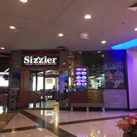 Photo taken at Sizzler by เ♡ on 5/29/2016