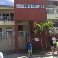 Foto scattata a Mad Beach Fish House da C W. il 4/20/2017