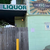 Foto tirada no(a) Lucky Star Lounge por C W. em 8/9/2019