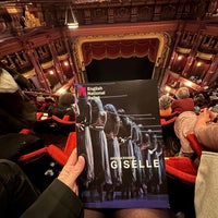 Foto tomada en Palace Theatre  por Divina Gracia G. el 10/20/2023