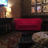 Foto tirada no(a) SiP Fine Spirits &amp; Cigar Lounge por Samuel P. em 8/2/2018