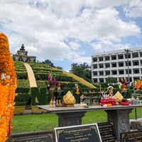 Photo taken at King Ramkhamhaeng Monument by Fah_Sky on 8/18/2022