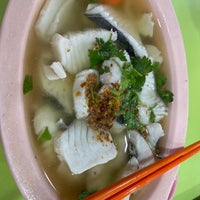 Photo taken at Han Kee Fish Soup by Yean Ching L. on 3/10/2023