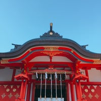 Photo taken at Hanazono Shrine by ざっきー on 12/21/2017