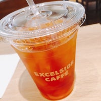 Photo taken at EXCELSIOR CAFFÉ 渋谷桜丘店 by ざっきー on 4/13/2017